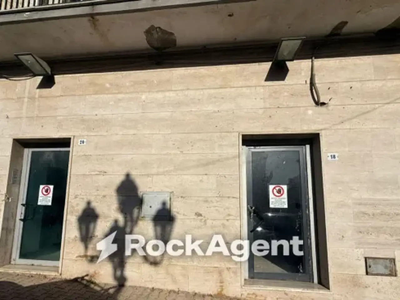 Negozio in Piazza Vittorio Emanuele 18, Pietraperzia, {3} - Foto 1