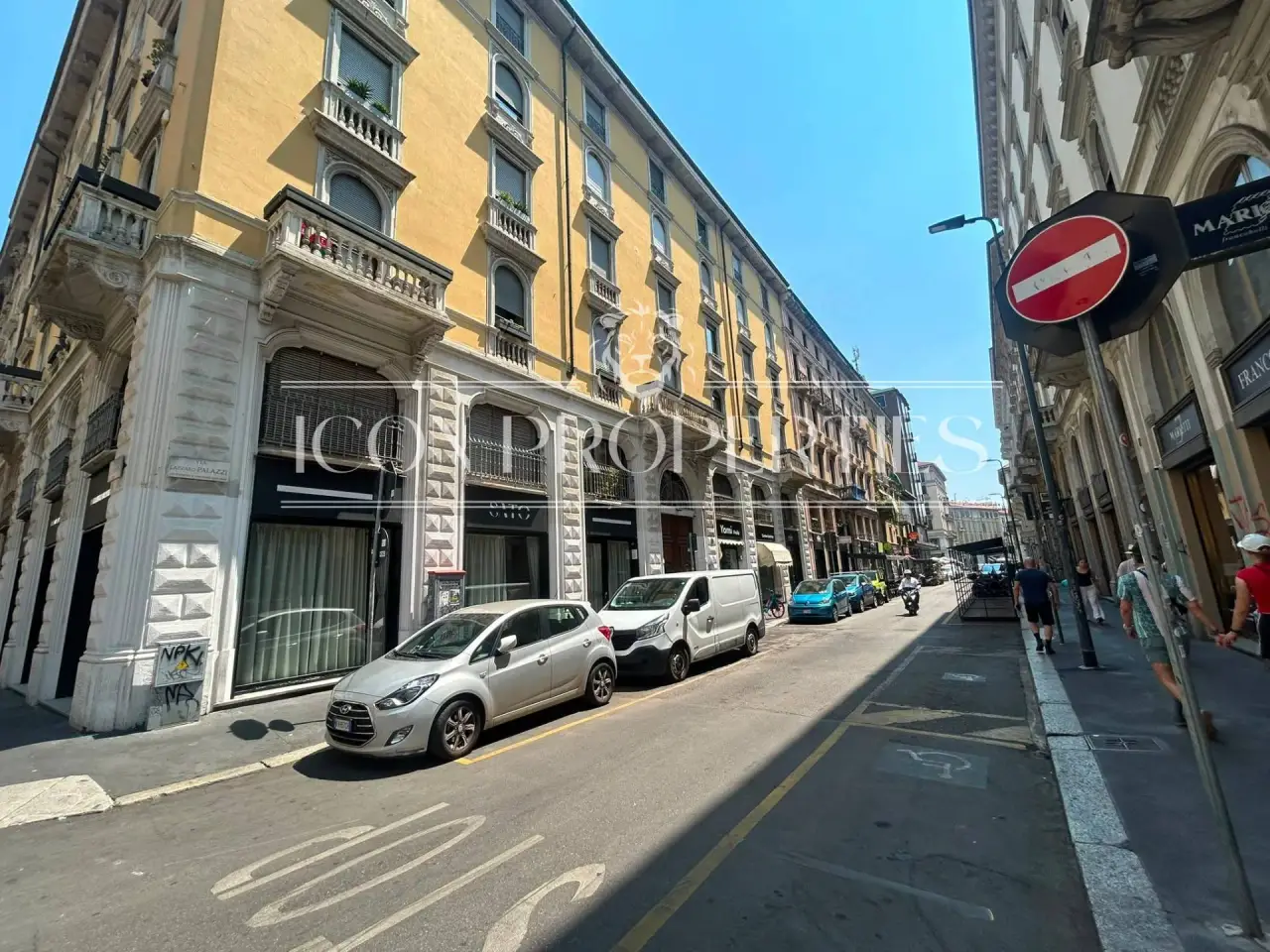 Negozio in Via Lazzaro Palazzi 7, Milano, {3} - Foto 1