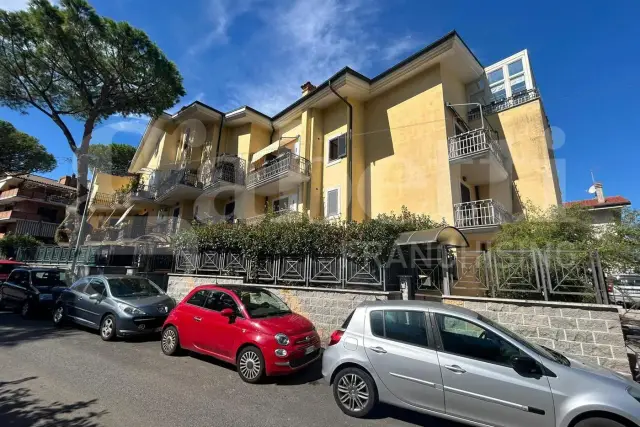 Dreizimmerwohnung in Via Prati 22, Marino - Foto 1