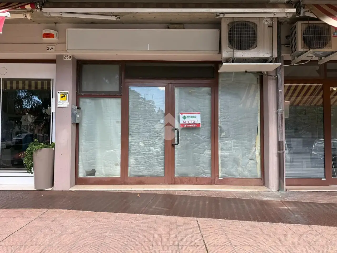 Negozio in Via Via della Valle 258, Cesena, {3} - Foto 1