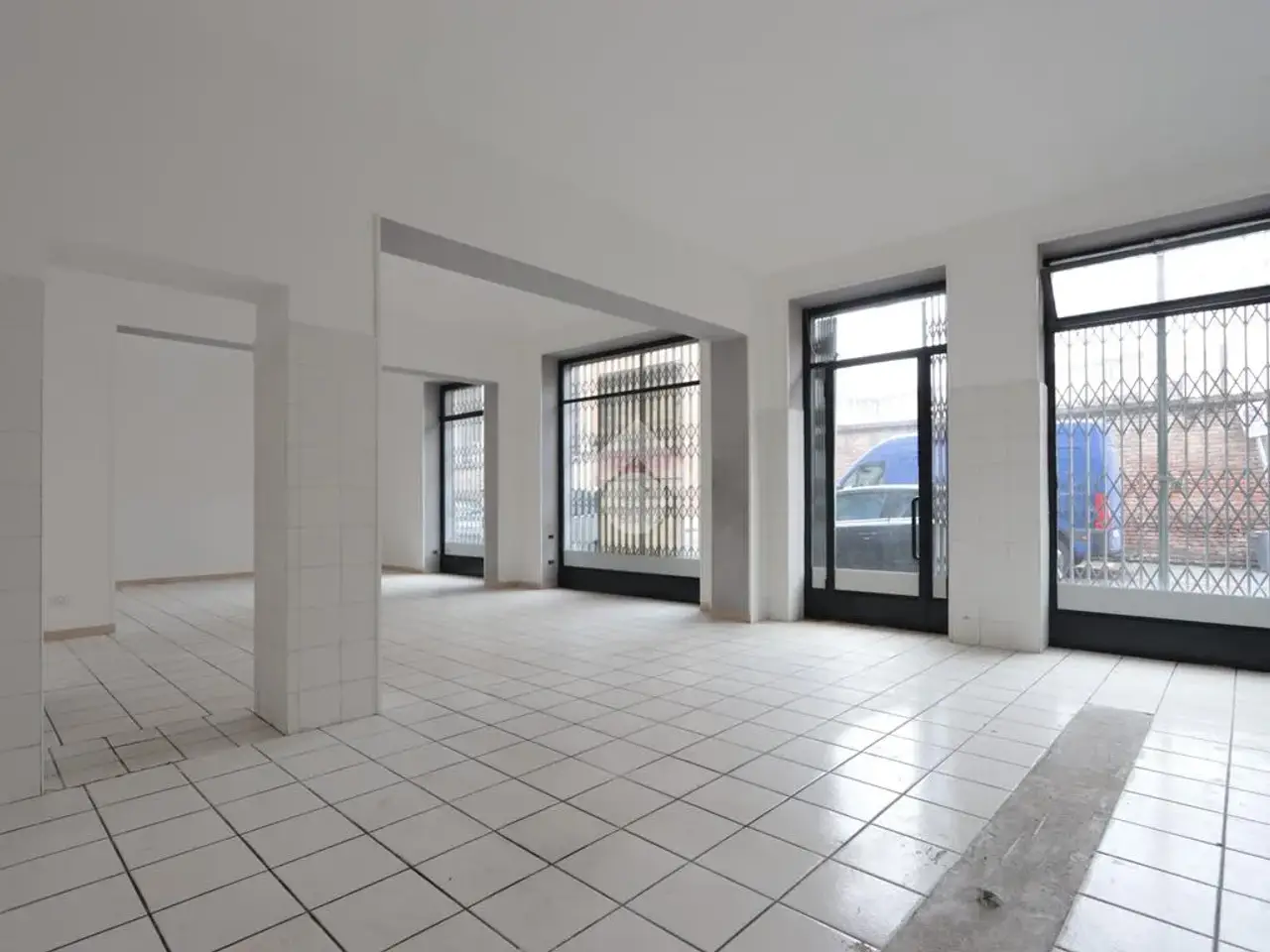 Negozio in Via Morbelli 30, Alessandria, {3} - Foto 1