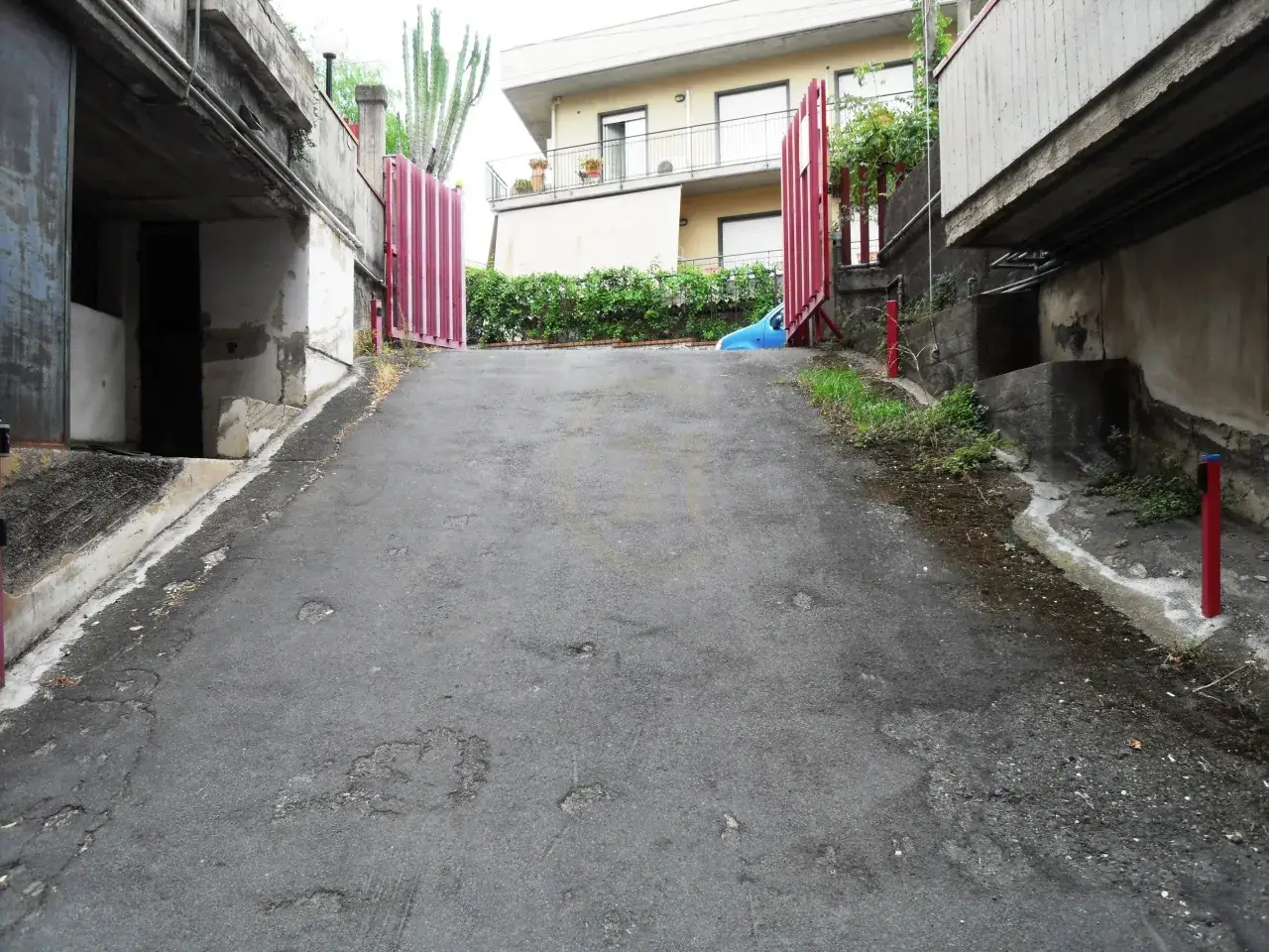Parcheggio chiuso in , Gravina Di Catania, {3} - Foto 2