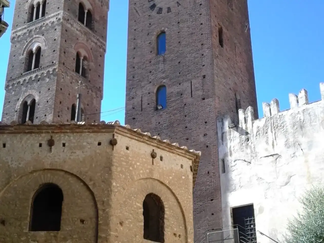 Magazzino in Via delle Medaglie d'Oro, Albenga, {3} - Foto 1