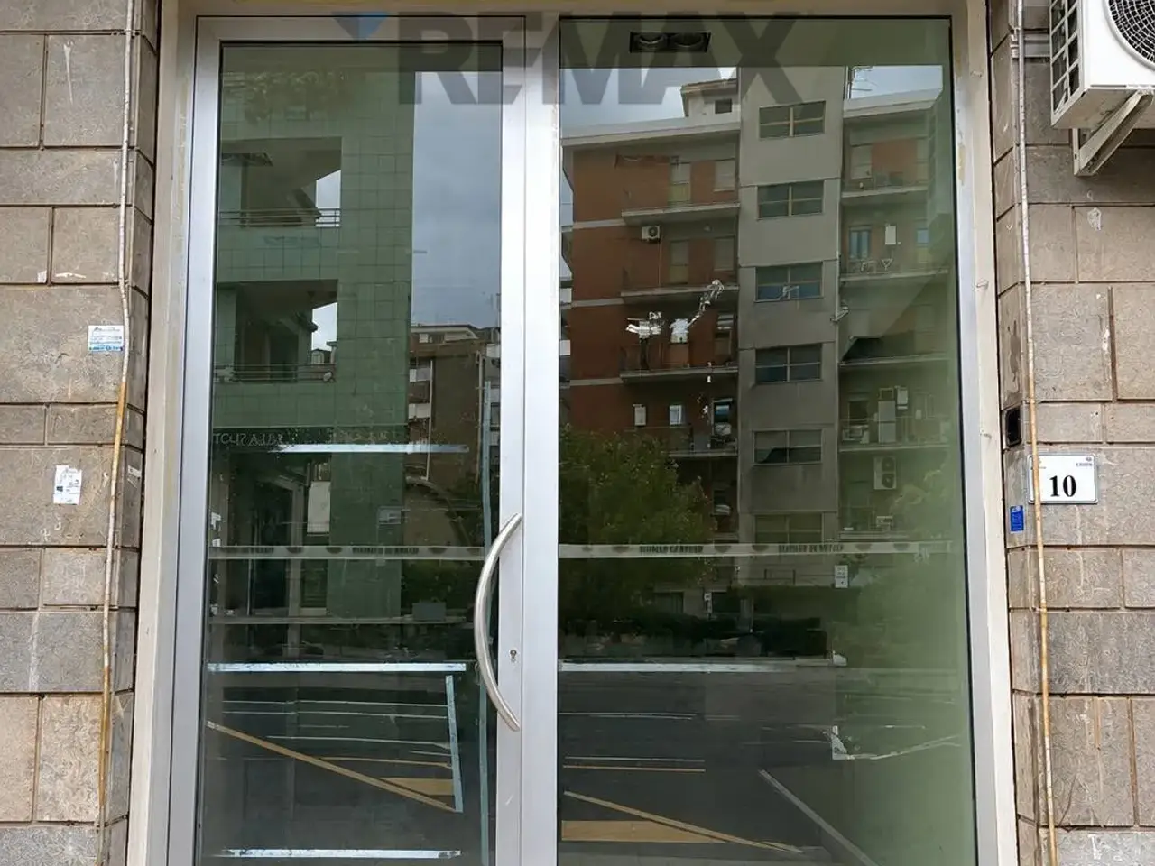 Negozio in Via Genova 10, Rende, {3} - Foto 1