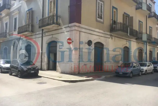 Geschäft in Via delle Crociate 54, Trani - Foto 1