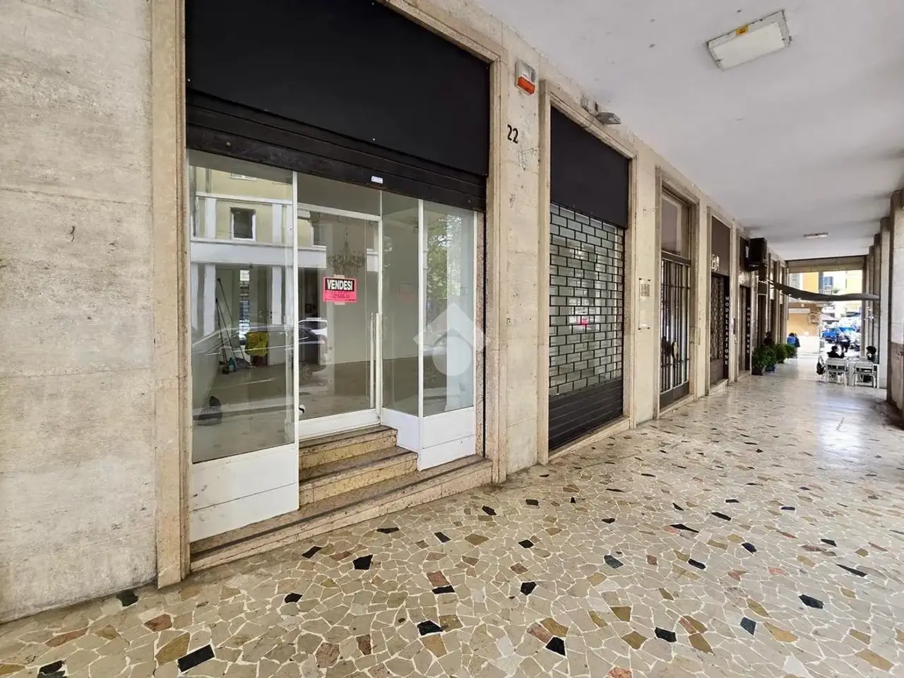 Negozio in Via Nizza 22, Verona, {3} - Foto 2