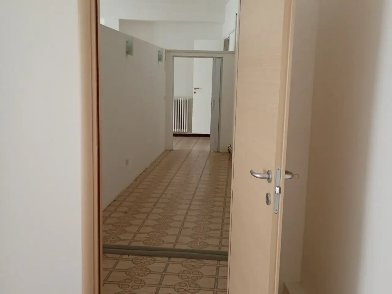 Negozio in Via Morgantini, Chiusi, {3} - Foto 2