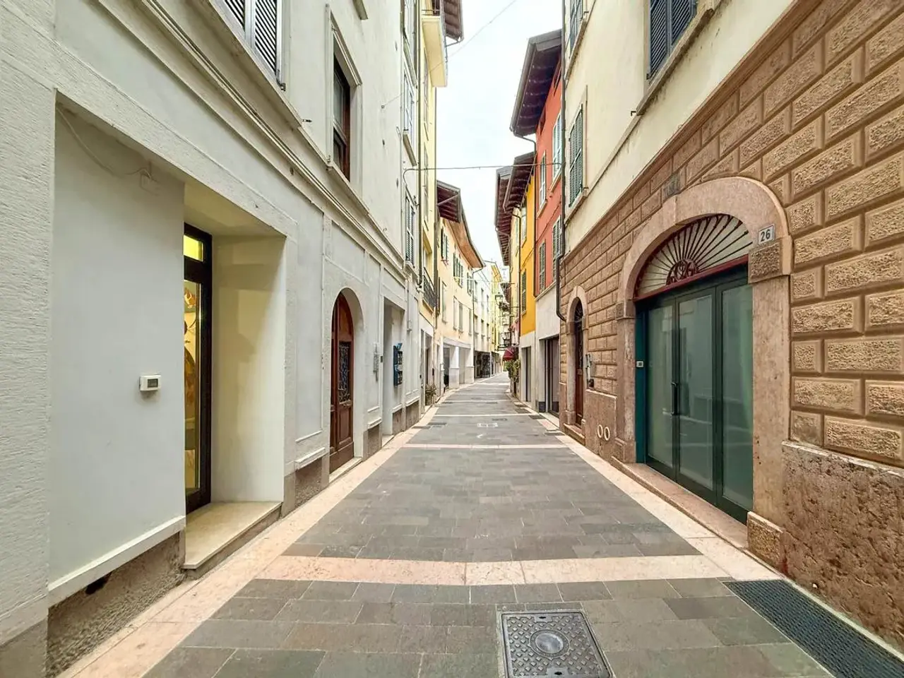 Ufficio in Corso della Repubblica 9, Gardone Riviera, {3} - Foto 1