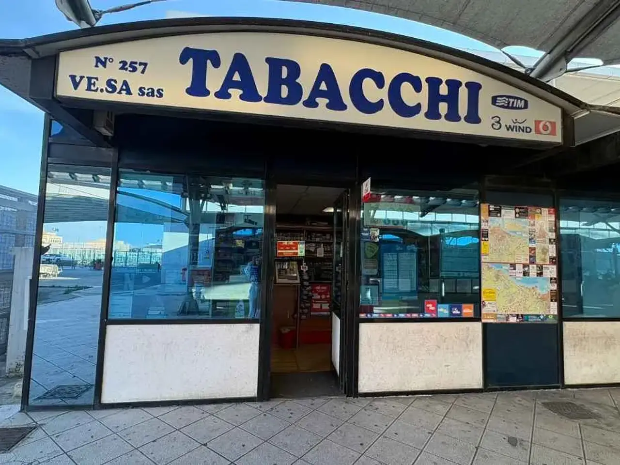 Negozio in Corso Vittorio Veneto, Bari, {3} - Foto 1