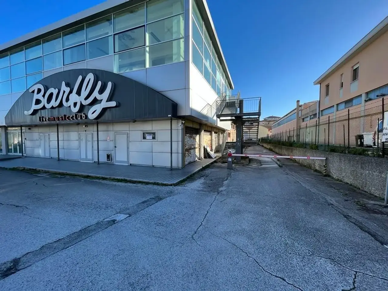 Palazzina commerciale in Via Achille Grandi, Ancona, {3} - Foto 2
