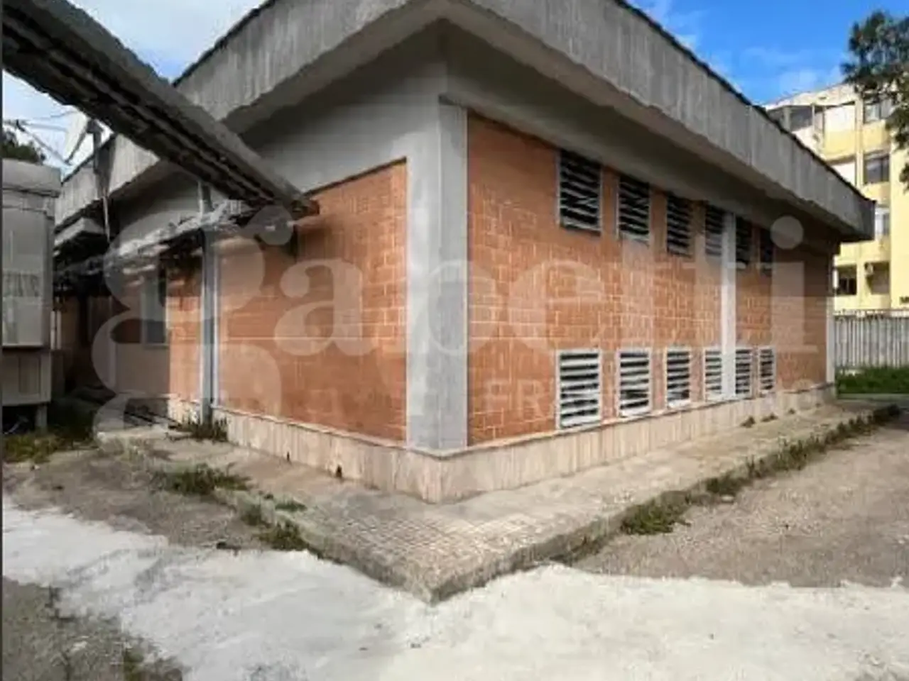 Palazzina commerciale in Dante De Blasi 46/a, Lecce, {3} - Foto 2