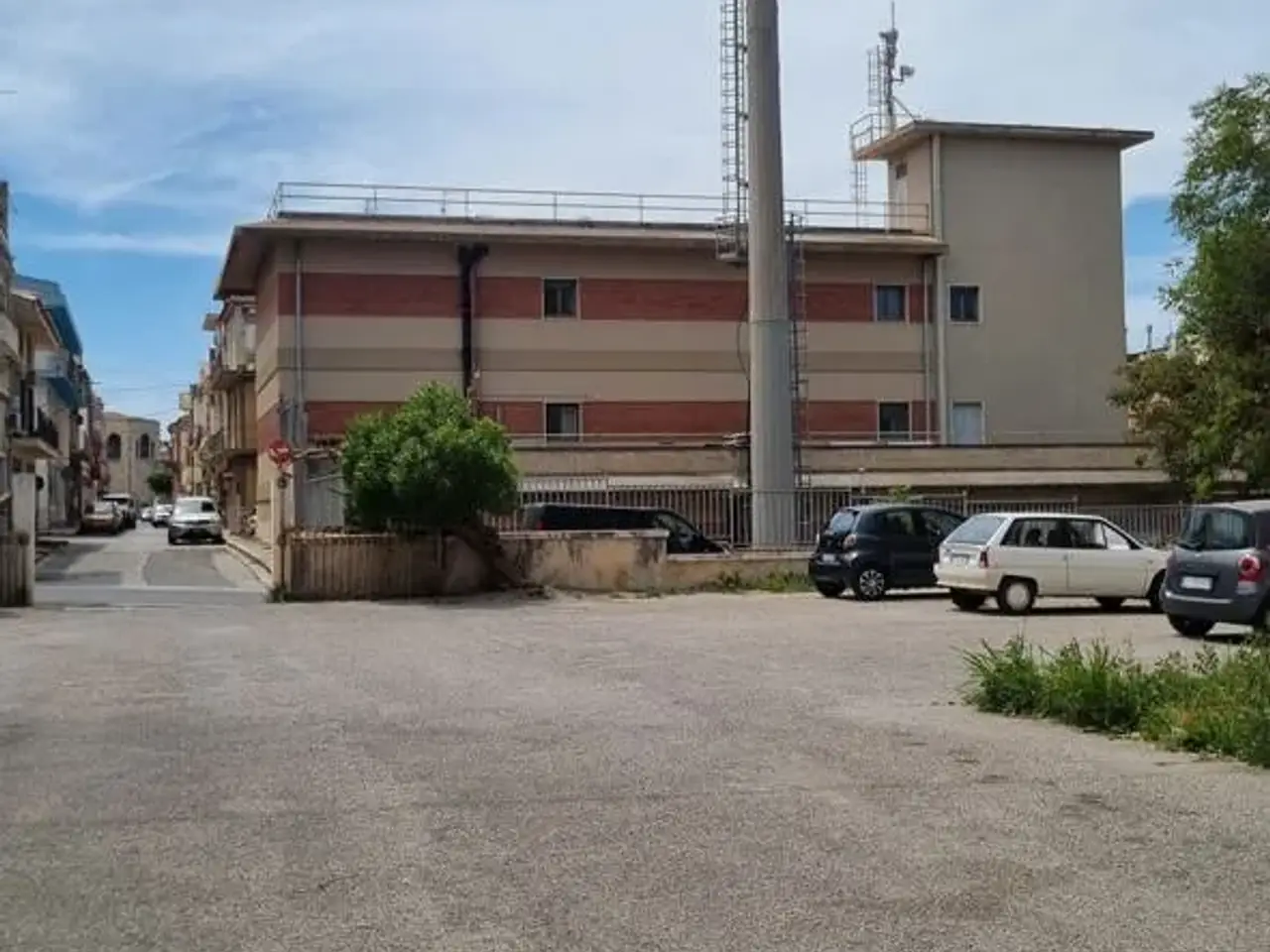 Palazzina commerciale in Via Risorgimento 46, Comiso, {3} - Foto 1