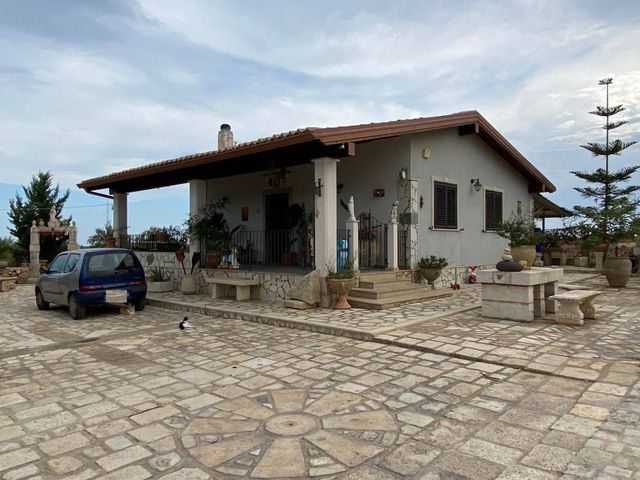 Mansion in {3}, Contrada Salmeci - Photo 1