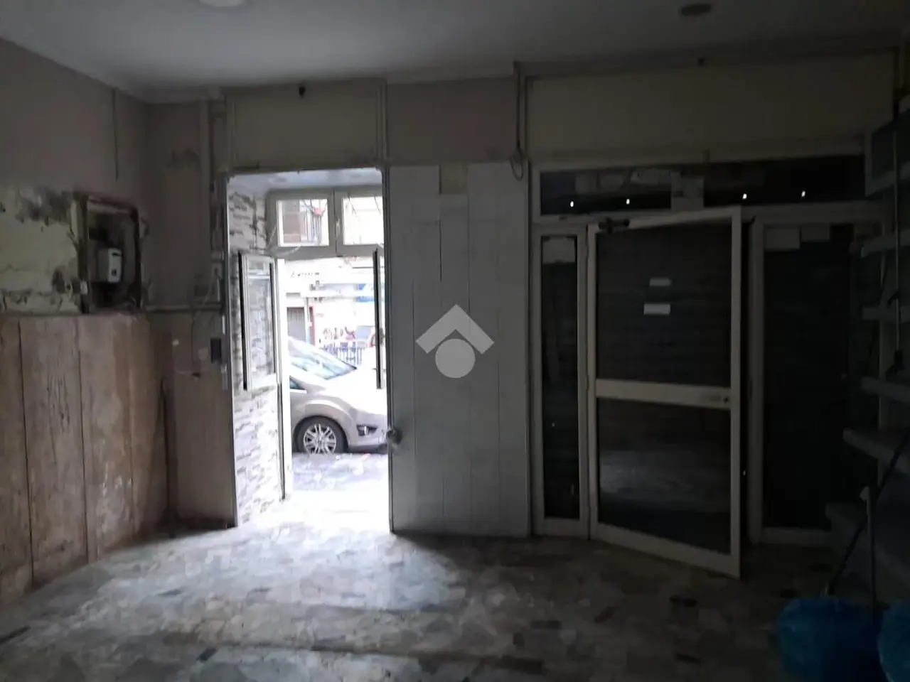 Negozio in Strada Comunale del Cassano 24, Napoli, {3} - Foto 1