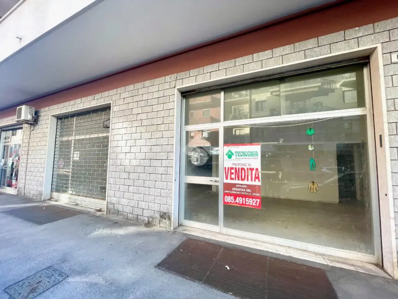 Negozio in Via Corradino d'Ascanio 15, Pescara, {3} - Foto 1