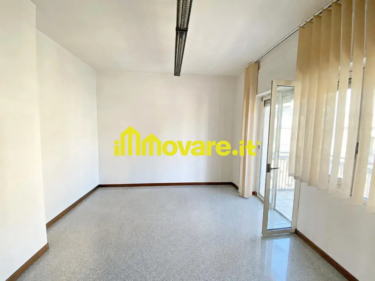 Ufficio in Via Virgilio, Triggiano, {3} - Foto 2