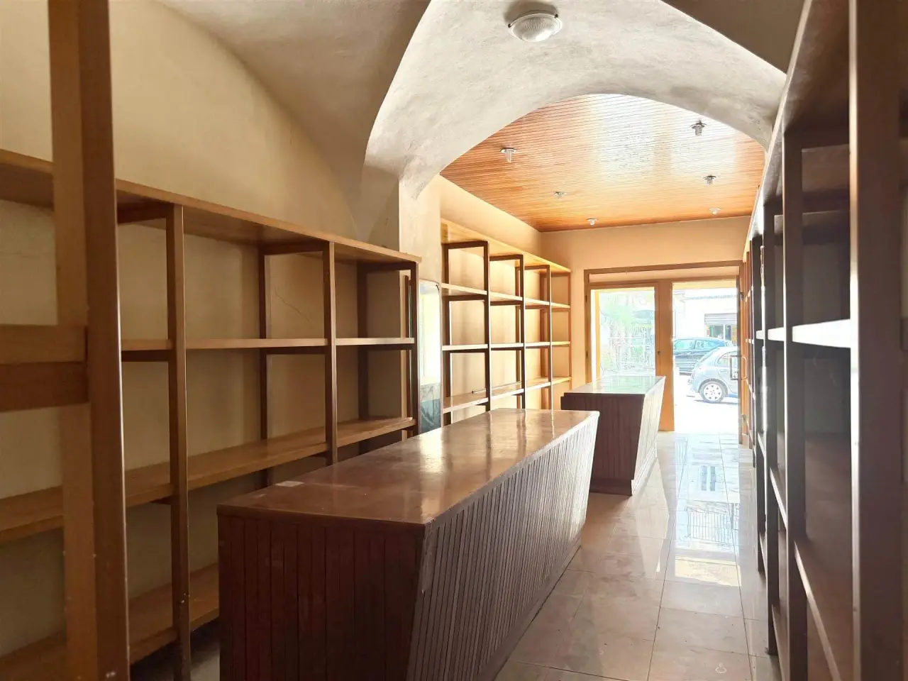 Negozio in Corso Vittorio Emanuele III, Vibo Valentia, {3} - Foto 1