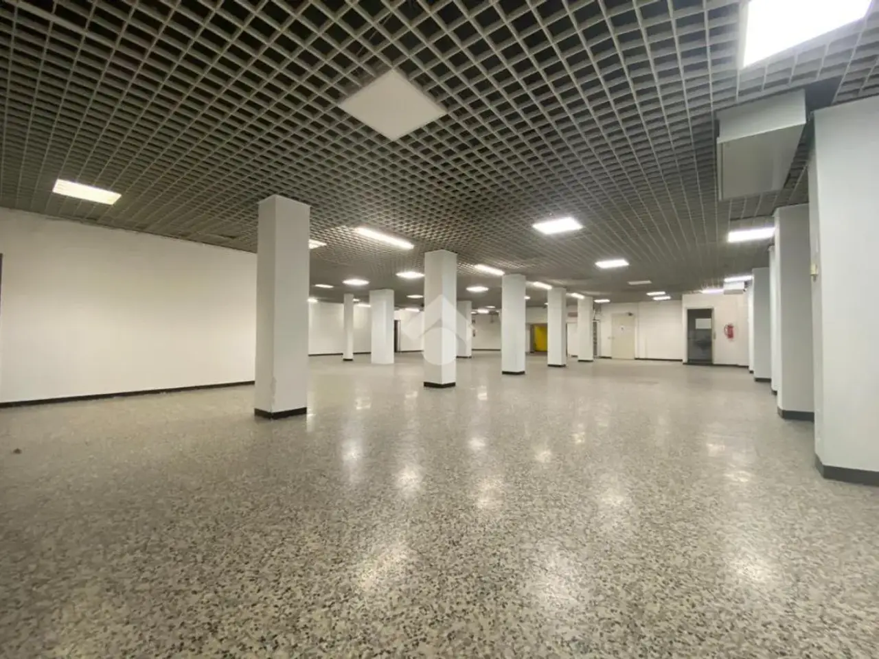 Negozio in Via Angelo Maj 18, Bergamo, {3} - Foto 2