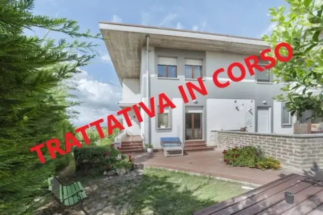 Villa a schiera in Strada Colle Marino 155, Pescara - Foto 1