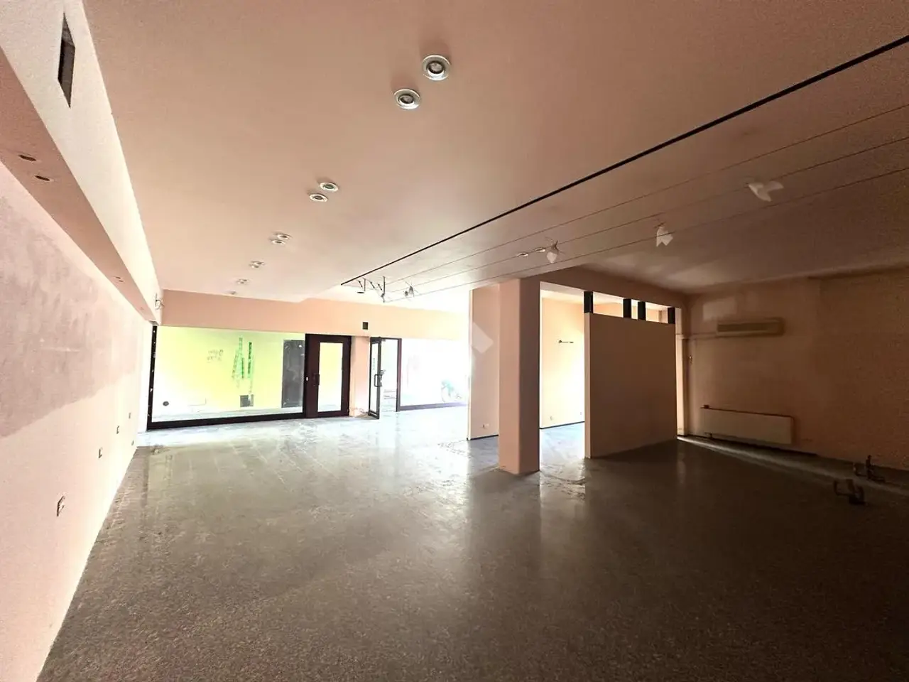 Ufficio in Via San Pio X 34, Castelfranco Veneto, {3} - Foto 1