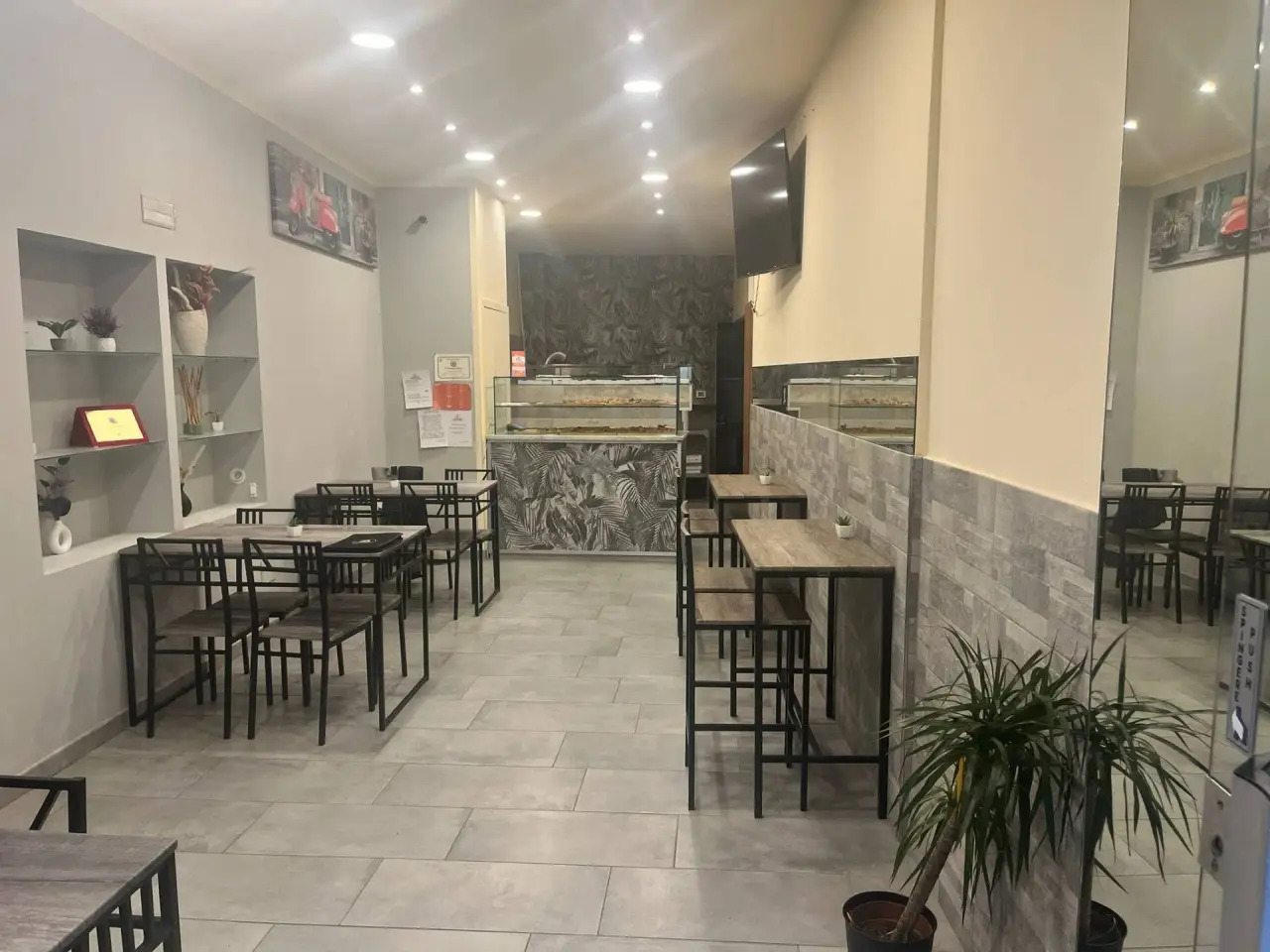 Esercizio commerciale in Piazza  Garibaldi, Pisa, {3} - Foto 1