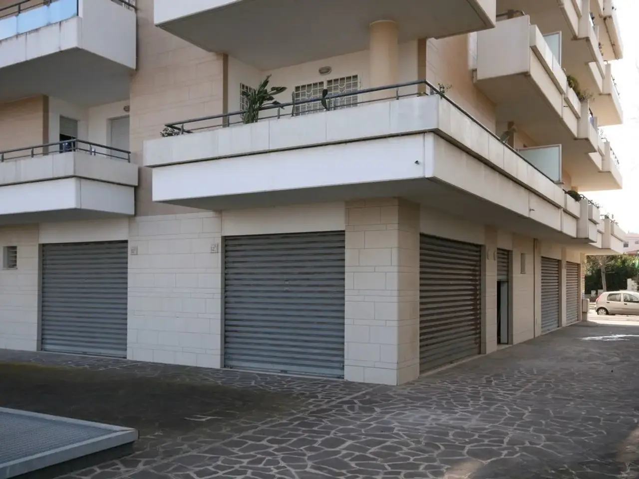 Negozio in Via della Foce Micina 14, Fiumicino, {3} - Foto 1