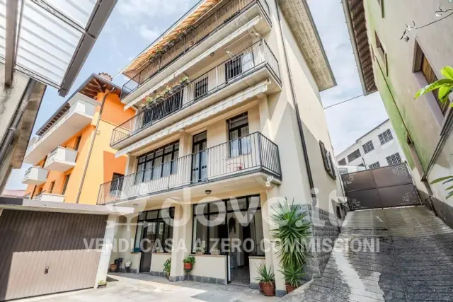 Villa in Via Giuseppe Verdi 11, Leffe - Foto 1