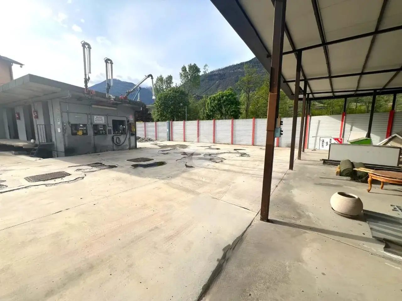 Palazzina commerciale in Via Busteggia 270, Montagna In Valtellina, {3} - Foto 1