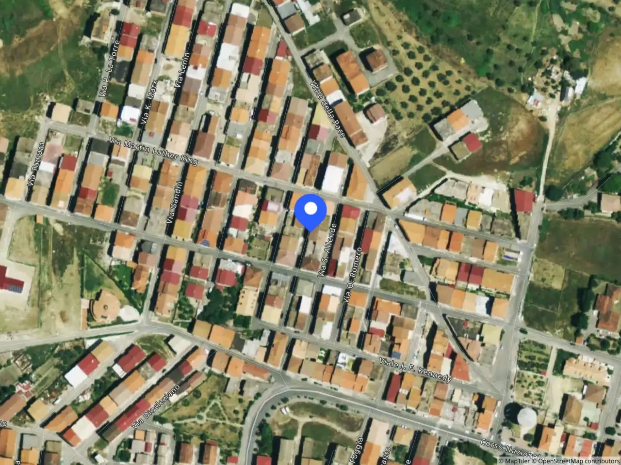 Magazzino in Ia Martiri di Marzabotto, Cutro, {3} - Foto 1