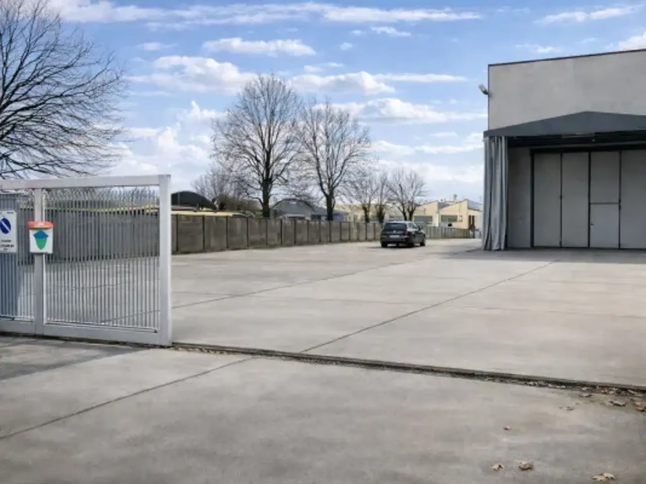 Capannone in Via San Felice, Beinasco, {3} - Foto 1