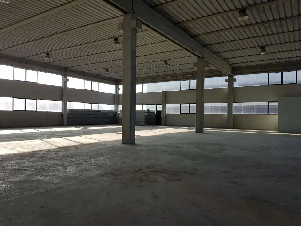 Esercizio commerciale in Via Carlo Cattaneo 59, Pisa, {3} - Foto 2