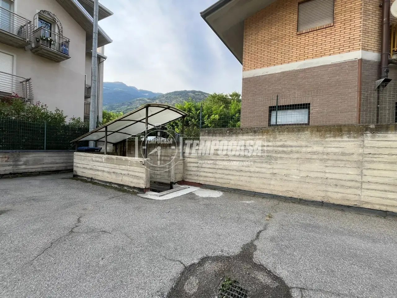 Magazzino in Corso Lancieri di Aosta 2/E, Aosta, {3} - Foto 2