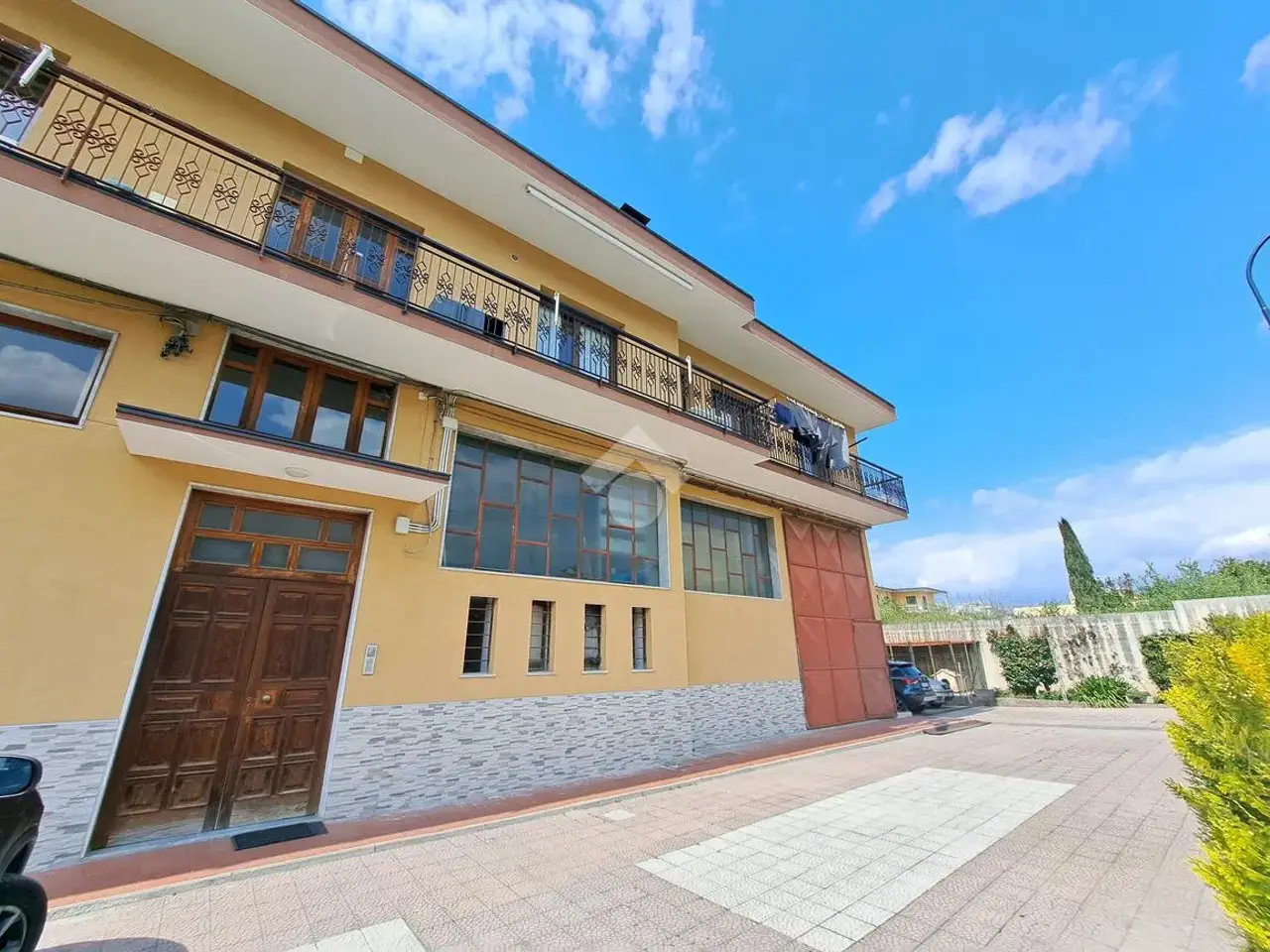 Palazzina commerciale in Via Carlo Alberto dalla Chiesa 23, Baronissi, {3} - Foto 1