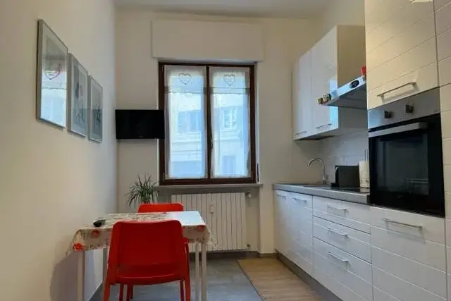 2-room flat in Corso 4 Novembre 9, Alessandria - Photo 1