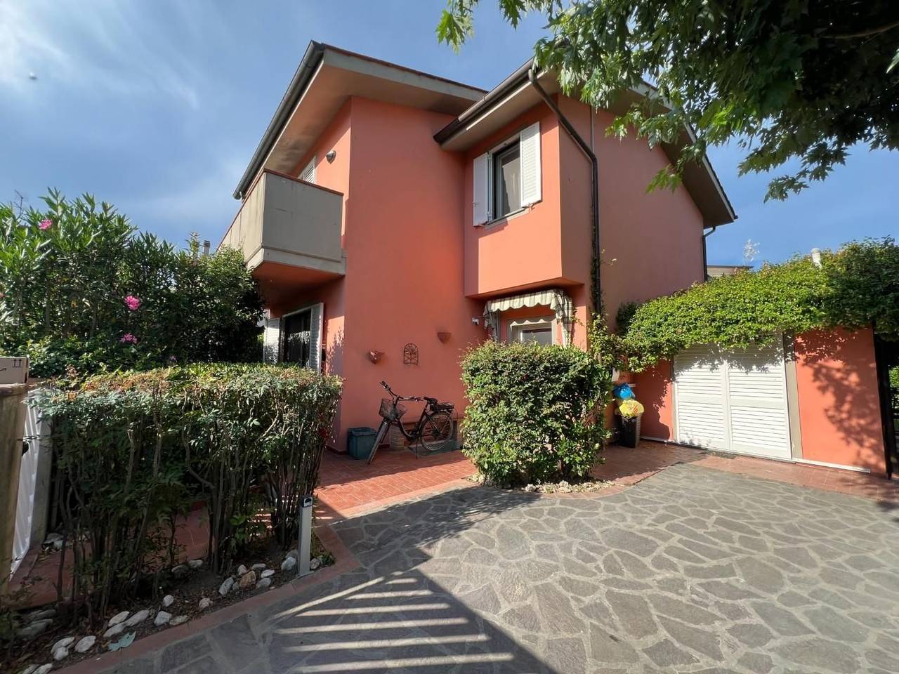 casa indipendente in vendita a Lucca in zona Centro Città