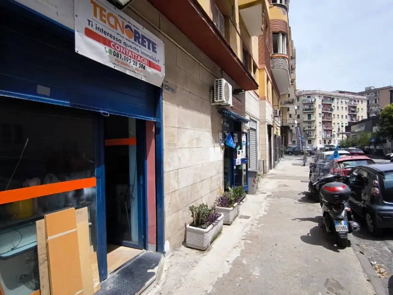 Negozio in Via Antonio Solario 30, Napoli, {3} - Foto 2