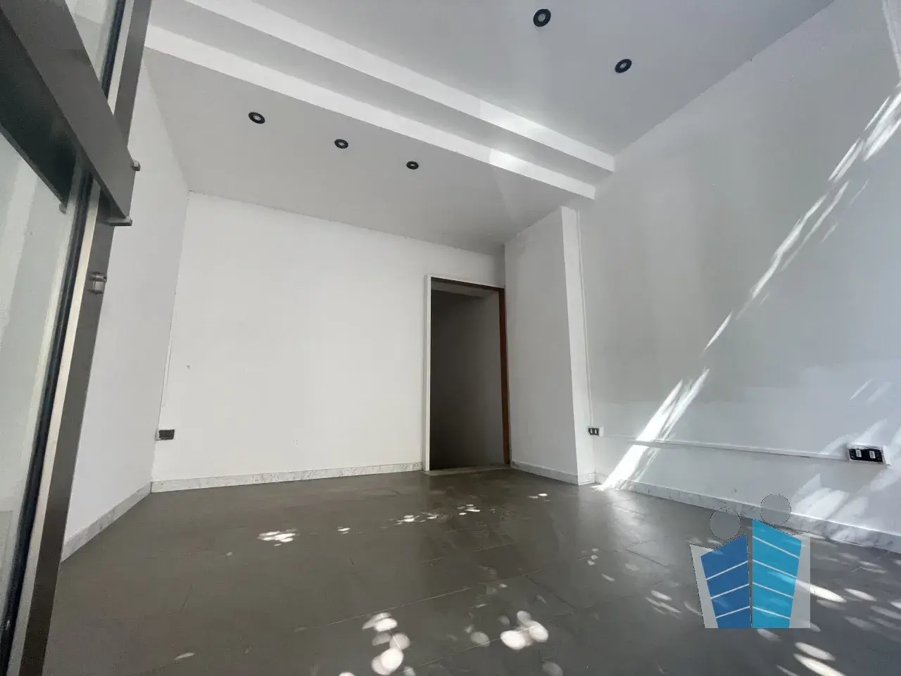 Negozio in Via Imbriani, Lecce, {3} - Foto 1