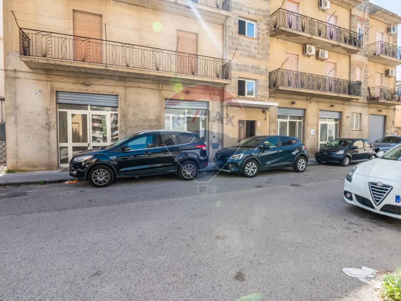 Negozio in Via Sardegna 5-7-11-13-, Caltagirone, {3} - Foto 1