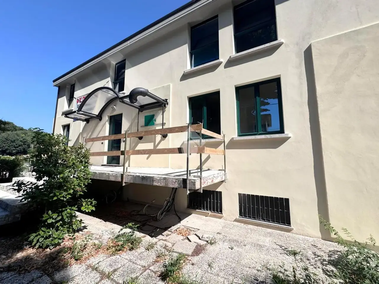Palazzina commerciale in Viale Risorgimento 45, Volta Mantovana, {3} - Foto 1