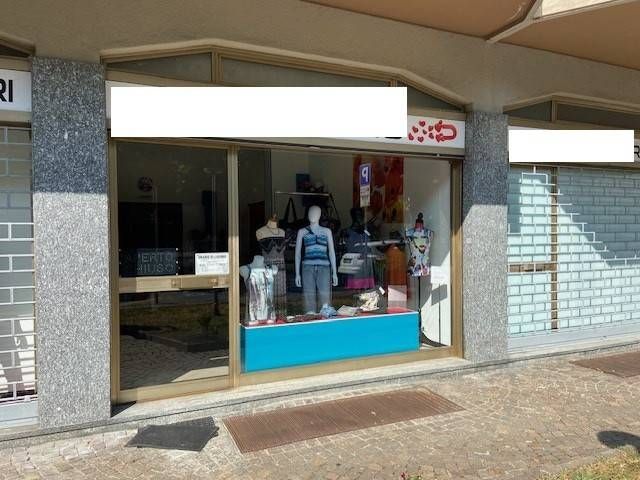 Shop in {3}, Via Ulisse Merini - Photo 1