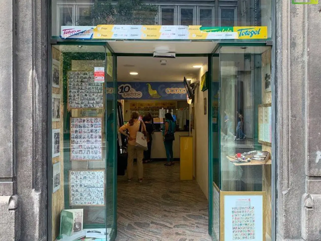 Esercizio commerciale in Via Morosini 17, Varese, {3} - Foto 1