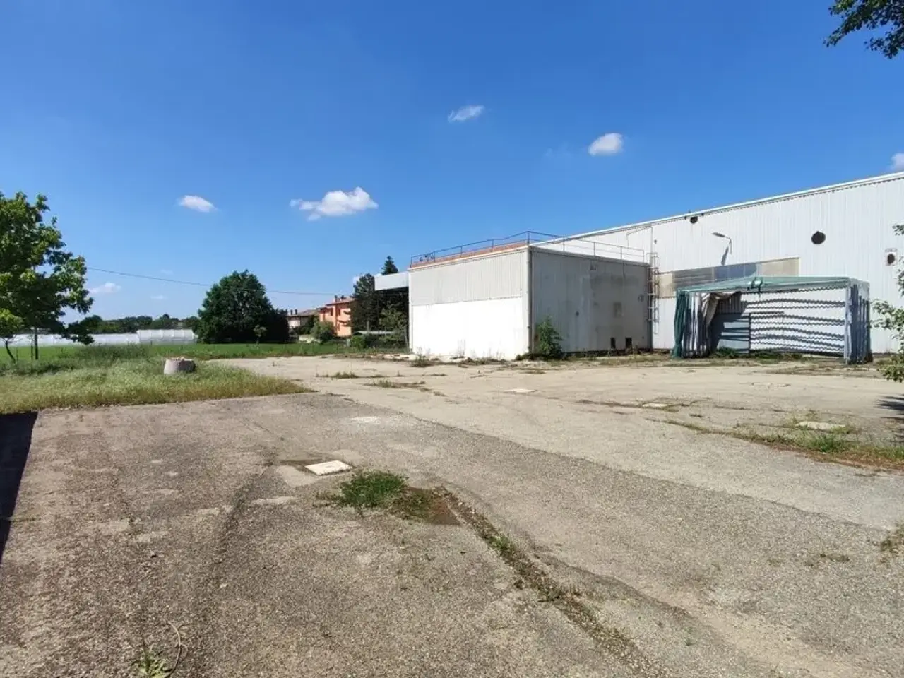 Magazzino in Via Lasie, Imola, Zona Industriale, Imola, {3} - Foto 2