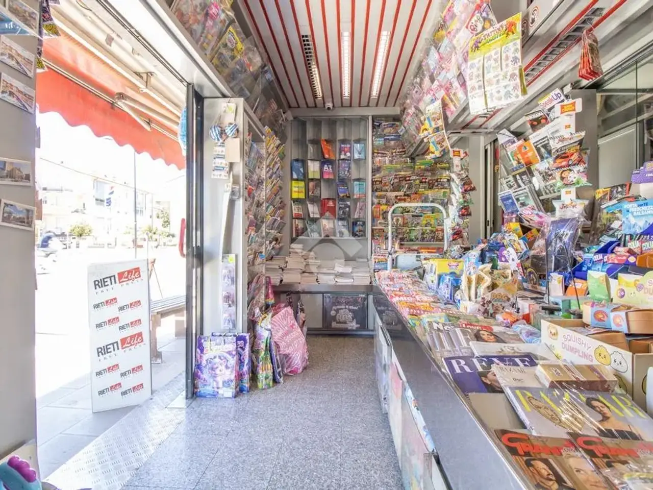 Negozio in Viale Matteucci 1, Rieti, {3} - Foto 2