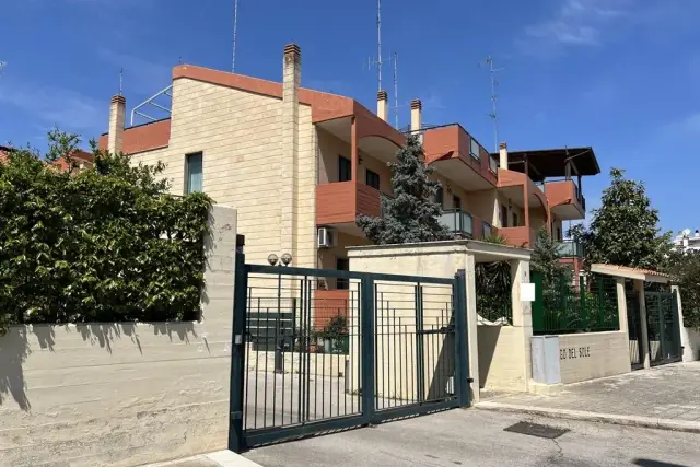 Terraced house in Via Dottore Giacinto Perrone, Modugno - Photo 1