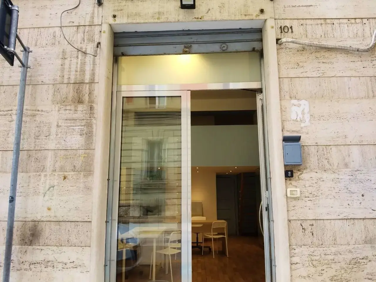 Negozio in Via dei Mille 101, Bari, {3} - Foto 2
