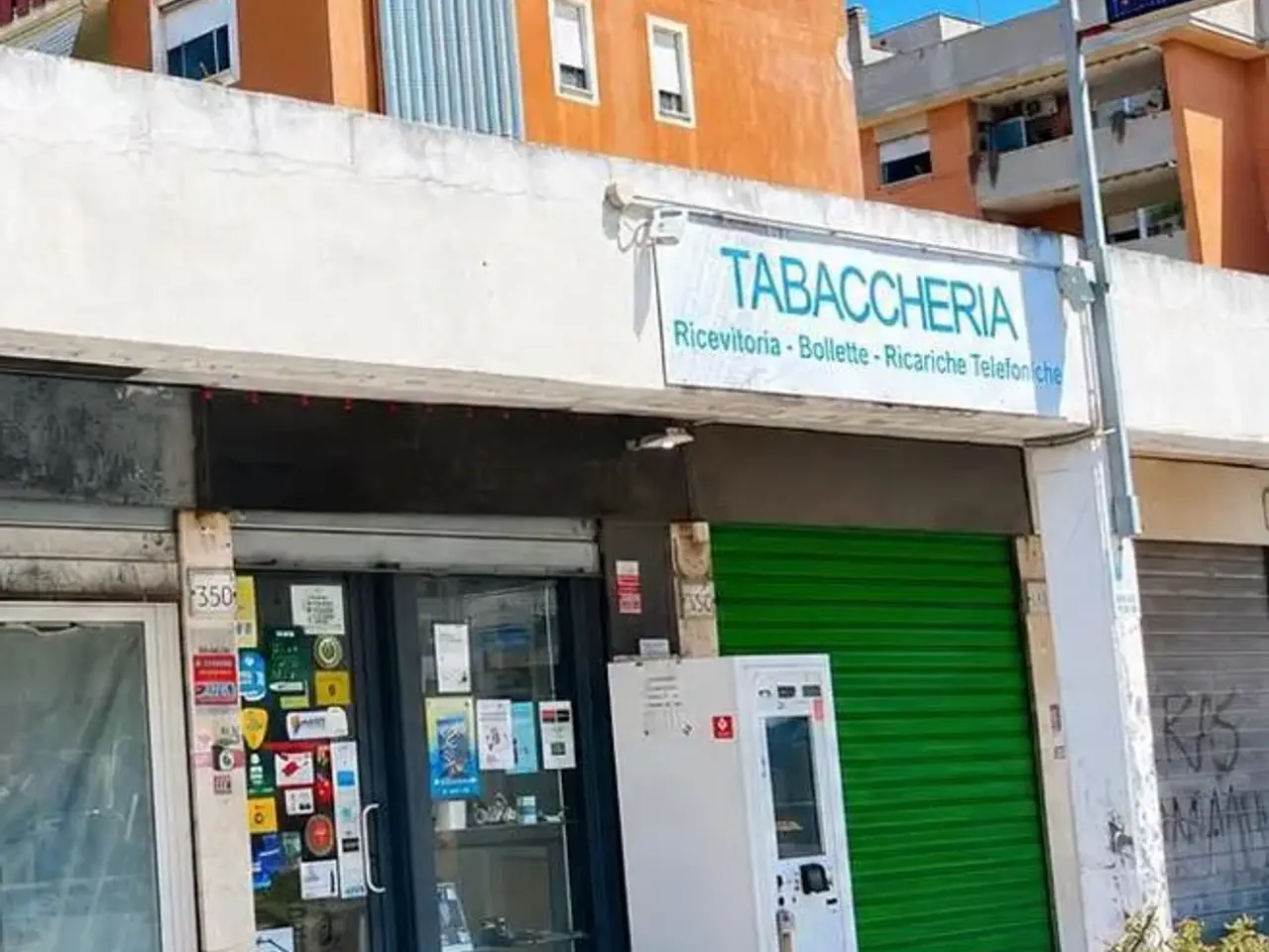 Esercizio commerciale in Via delle Azzorre, Roma, {3} - Foto 1