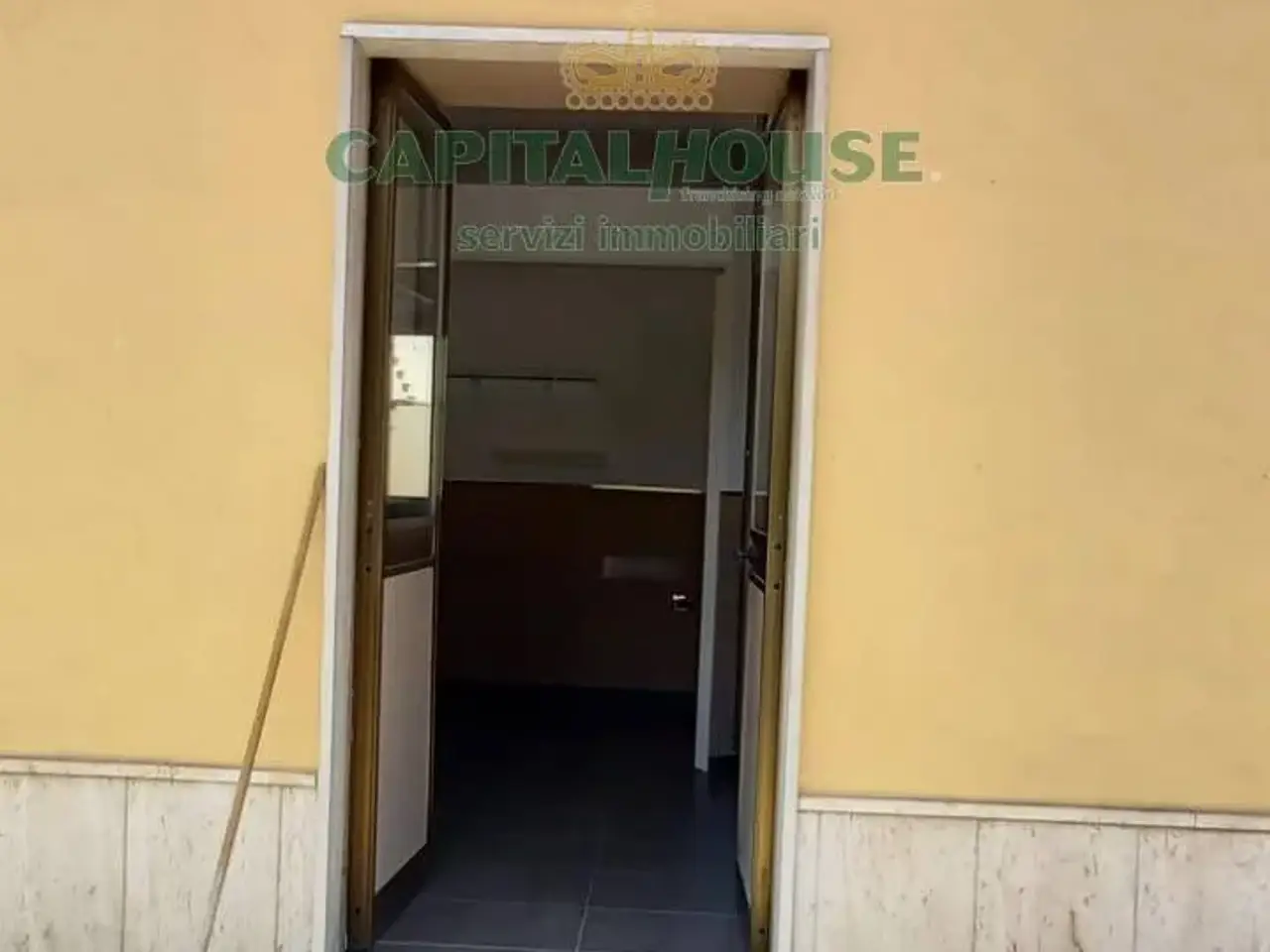 Negozio in Viale Libertà, Capua, {3} - Foto 2