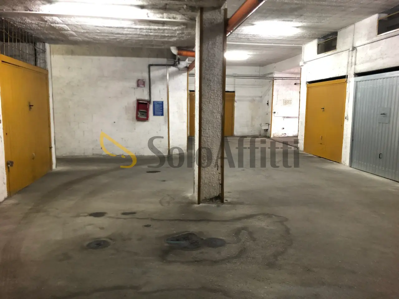 Parcheggio chiuso in Via Pasquale Amato, Caserta, {3} - Foto 2
