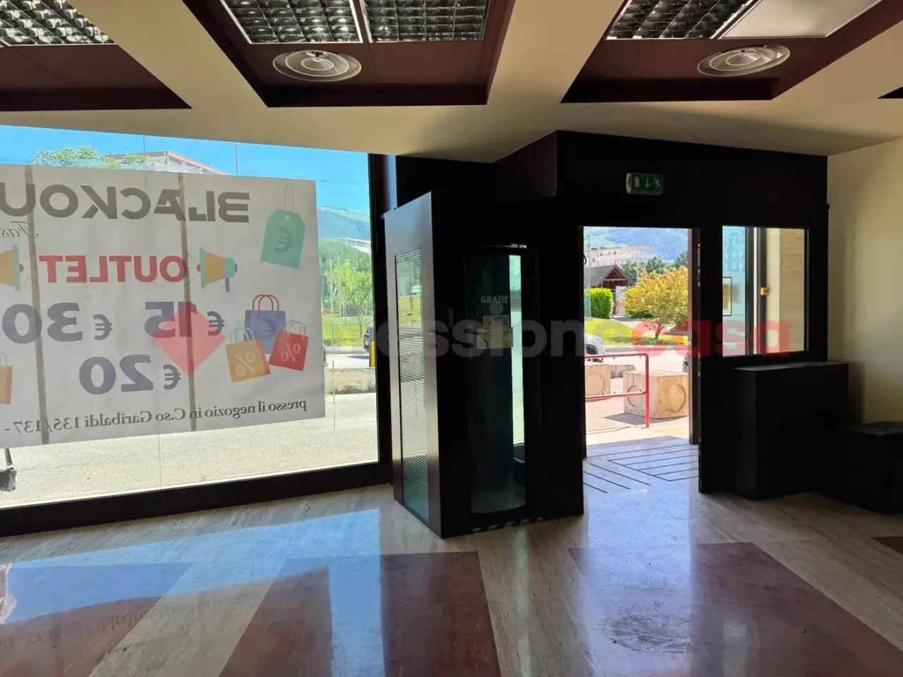 Esercizio commerciale in Via Giulio Tedeschi Snc, Isernia, {3} - Foto 2