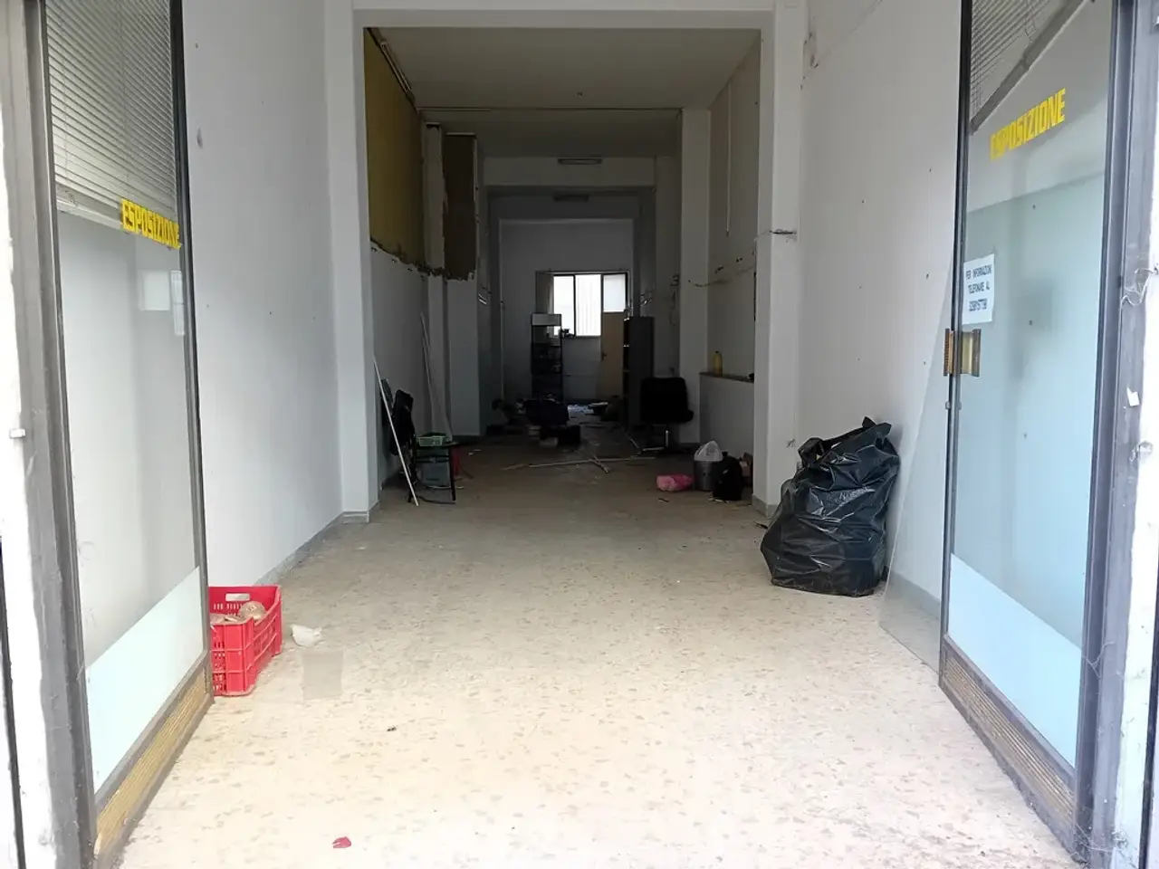 Negozio in Via dei Mille 38, Cosenza, {3} - Foto 1